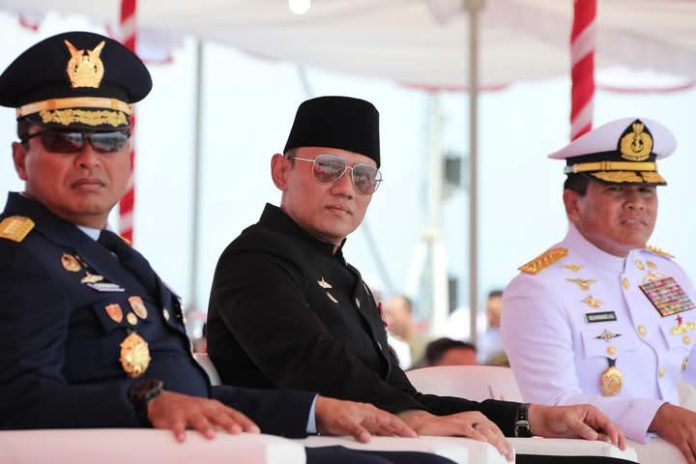 FOTO: Dari kiri, Kepala Staf Angkatan Udara (Kasau) Marsekal TNI, M.Tonny Harjono, Tengah Menko Bidang Infrastruktur dan Pembangunan Kewilayahan, Agus Harimurti Yudhoyono dan paling kanan Kepala Staf Angkatan Laut (Kasal) Laksamana TNI Dr. Muhammad Ali. (Properti AHY)