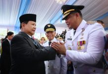 Usai Dilantik Jadi Gubernur Sumut, Bobby Nasution Pastikan Akan Selaraskan Program dengan Pemerintah Pusat FOTO: Gubernur Sumut Bobby Nasution bersama Wakil Gubernur Sumut Surya saat bersalaman dengan Presiden Republik Indonesia Prabowo Subianto usai Pelantikan dan Pengambilan Sumpah Jabatan Gubernur dan Wakil Gubernur, Bupati dan Wakil Bupati, Walikota dan Wakil Walikota hasil Pilkada Serentak Tahun 2024 di Istana Negara.