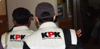 Zona Merah Bukan Sekadar Peringatan, Tapi Undangan bagi KPK untuk Datang dengan Borgol FOTO: Ilustrasi penyidik KPK melakukan penggeledahan (Istimewa)