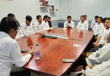 Rapat Internal Menyambut Bulan Suci Ramadan di Rutan Kelas IIB Barru FOTO: Ka. Rutan Kelas IIB Barru saat menggelar rapat dengan para pejabatnya, Rabu 26 Februari 2025.