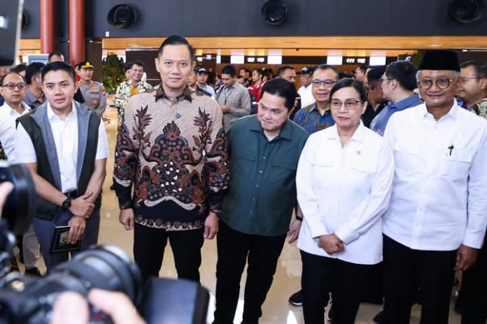 FOTO: Menteri Koordinator (Menko) Infrastruktur dan Pembangunan Wilayah, Agus Harimurti Yudhoyono mengunjungi bandar udara internasional Soekarno-Hatta (Soetta) Terminal 2 di Tanggerang, Banten, Sabtu (1/3/2025). (Properti AHY)