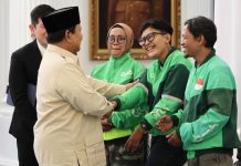Ini Kriteria Penerima BHR IdulFitri Bagi Pengemudi Grab FOTO: Presiden Prabowo Subianto bersama Group CEO & Co-Founder Grab Anthony Tan di Istana Kepresidenan di Jakarta, Senin (10/3/2025). (Properti Seskab)