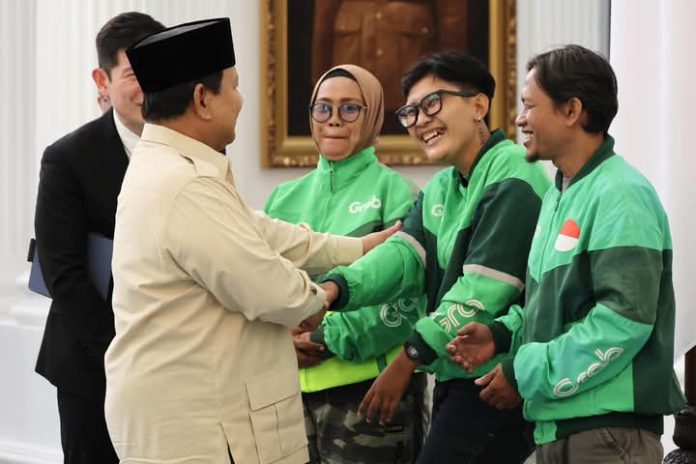 FOTO: Presiden Prabowo Subianto bersama Group CEO & Co-Founder Grab Anthony Tan di Istana Kepresidenan di Jakarta, Senin (10/3/2025). (Properti Seskab)