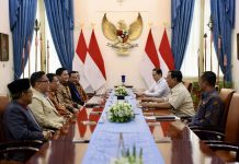 Pimpinan Komisi III Bertemu Presiden, BEM dan Masyarakat Sipil Bakal Gelar Aksi Tolak Revisi RUU TNI FOTO: Presiden Prabowo Subianto saat menerima sejumlah pimpinan Komisi III DPR RI di Istana Kepresidenan, Jakarta, Rabu (19/3/2025). (Property: Seskab)