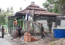 Kemenag Siapkan Bantuan Rehab Masjid dan Musala Capai Rp50 Juta, ini Syaratnya FOTO: Ilustrasi, Rehab Masjid Al Ikhlas di Desa Temuwuh, Kabupaten Sleman, Yogyakarta. (Istimewa)