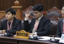 UU ITE Digugat di MK oleh 11 Mahasiswa Universitas Andalas FOTO: Mahasiswa Fakultas Hukum Universitas Andalas (Unand) saat mengajukan pemohon perkara Pasal 28 ayat 2 Undang-Undang Nomor 1 Tahun 2024 tentang Informasi dan Transaksi Elektronik atau UU ITE. (Properti: Humas MK)