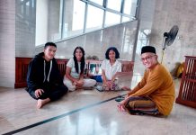 Saya dan Siswa Siswi SMA Katolik Rajawali di Bulan Suci Ramadhan FOTO: Dedi Alamsyah, CEO PT. Duta Politik Indonesia, Lembaga Survei & Konsultan Politik.