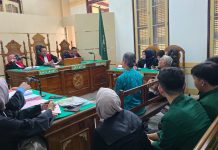 Ibu Dosen Bunuh Suami, Mengakui Menolak Visum Terhadap Mayat Korban FOTO: Sidang kasus perkara dugaan pembunuhan di Pengadilan Negeri Medan.