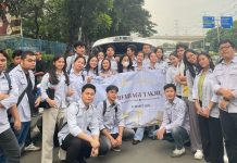 Jelang Berbuka Puasa, Persemu Fakultas Hukum UKI Bagi-bagi Takjil