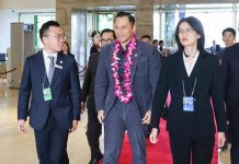 Ke China AHY Hadiri Forum Ekonomi Terbesar di Asia FOTO: Menko Infrastruktur & Pembangunan Kewilayahan, Agus Harimurti Yudhoyono saat tiba China. (Properti AHY)