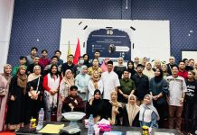 BEM Fisip UIT Gelar Bukber, Dekan: Keakraban Seperti ini Seharusnya Terus Terjalin FOTO: Badan Eksekutif Mahasiswa (BEM) Fisip Universitas Indonesia Timur (UIT) menggelar buka puasa bersama (Bukber) di hari ke-26 Ramadhan. (Istimewa)