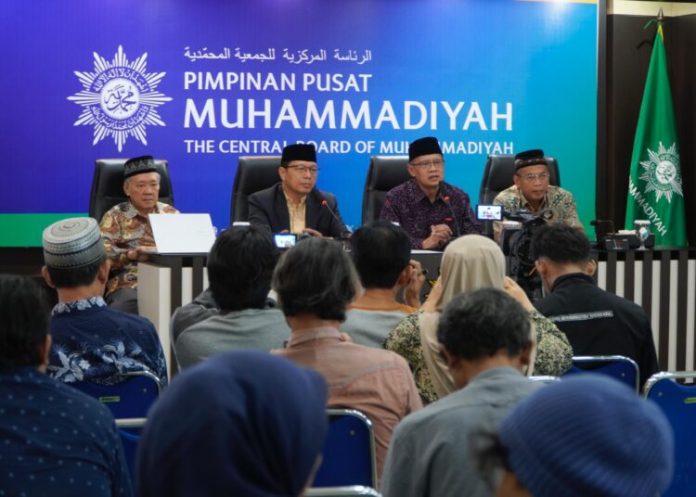 Maklumat-PP-Muhammadiyah-2-750x536 FOTO: Majelis Tarjih dan Tajdid Pimpinan Pusat (PP) Muhammadiyah telah menetapkan bahwa 1 Syawal 1446 H jatuh pada Senin, 31 Maret 2025 M. (Properti PP Muhammadiyah)
