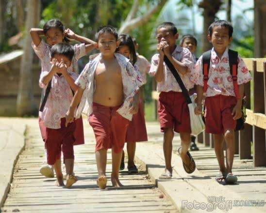 images (14) FOTO: Ilustrasi siswa sekolah dasar di pelosok. (istimewa)