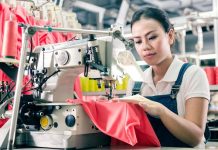 Tarif Resiprokal 32 Persen, Indonesia Ekspor Produk Padat Karya: Pakaian dan Alas Kaki ke AS FOTO: Salah satu pekerja di pabrik tekstil di Indonesia. (Istimewa)