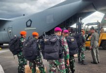 Batalyon Intai Amfibi 1 Marinir Jalankan Misi Kemanusiaan di Myanmar FOTO: Batalyon Intai Amfibi 1 Marinir saat persiapan menuju Myanmar menggunakan Hercules TNI AU dari Bandara Halim Perdana Kusuma, Jakarta Timur. Senin siang (31/03/2025). (Foto istimewa).