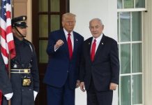 Di Gedung Putih, Trump dan Netanyahu Bahas Para Sandera Gaza dan Tarif Timbal Balik FOTO: Presiden Amerika Serikat (AS) Donald Trump dan Perdana Menteri (PM) Israel Benjamin Netanyahu bertemu di Gedung Putih pada Senin (7/4). (Properti: china xinhua news via Facebook)
