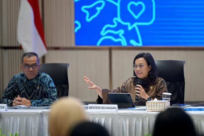 FOTO: Menteri Keuangan Sri Mulyani Indrawati dan Menteri Pendidikan Tinggi, Sains, Teknologi, Prof Brian Yuliarto saat mengumumkan terbitnya Peraturan Presiden (Perpres) Nomor 19 Tahun 2025 tentang tunjangan kinerja (Tukin) untuk para dosen di lingkungan Kemendiktisaintek. (Properti Sri Mulyani Indrawati via Facebook)