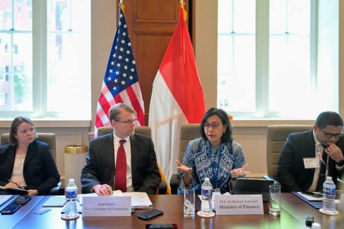 FB_IMG_1745517252561 FOTO: Menteri Keuangan (Menkeu) Sri Mulyani Indrawati saat menghadiri US Chamber of Commerce di Washington DC, Amerika Serikat, Rabu (23/4/ 2025. (Properti Sri Mulyani Indrawati via Facebook)