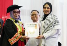 Mahasiswi Asal Palestina Raih Predikat Lulusan Terbaik Profesi Dokter di Fakultas Kedokteran Universitas Hasanuddin FOTO: dr. Hanadi Y.M. Shaheen, mahasiswi asal Palestina, berhasil meraih Predikat Lulusan Terbaik Program Profesi Dokter, dengan Indeks Prestasi Kumulatif (IPK) 3,89 dan predikat cum laude. (Properti Humas Unhas)
