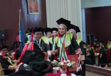 Unhas Lahirkan 70 Doktor dengan Rata-rata IPK 3,96 FOTO: dr. Hanadi Y.M. Shaheen, mahasiswi Universitas Hasanuddin Makassar asal Palestina usai diwisuda bersama 1.612 orang. (Properti Humas Unhas)