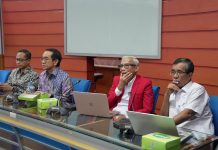 Majelis Wali Amanat Unhas Setujui Pembentukan Fakultas Teknologi Pertanian FOTO: Majelis Wali Amanat (MWA) Universitas Hasanuddin menyelenggarakan rapat terbatas untuk membahas persetujuan pembukaan Fakultas Teknologi Pertanian. Rapat berlangsung pada Rabu (9/4) pukul 13.30 WITA di Ruang Rapat A, Lantai 4 Gedung Rektorat, Kampus Unhas Tamalanrea, Makassar. (Properti Humas Unhas)