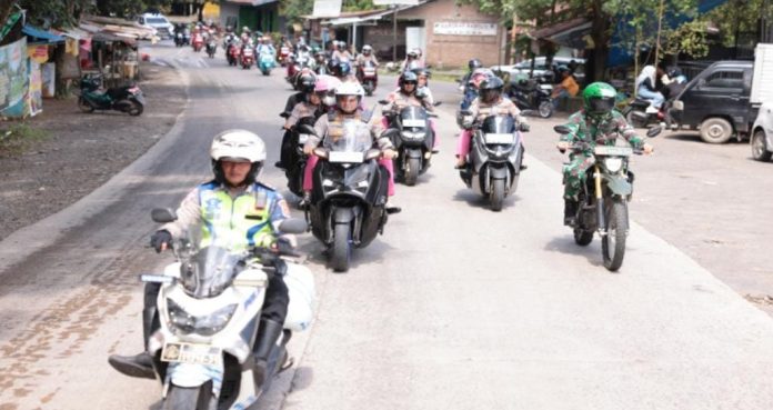 IMG-20250413-WA0121 FOTO: Kapolres Gowa, AKBP Muhammad Aldi Sulaiman, S.I.K., M.Si., dan Kasdim 1409 Gowa, Mayor Arh M. Yuliansyah, S.E., memimpin Touring Kamtibmas pada Sabtu (12/4/2025).
