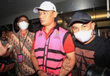 Hakim Tersandung Kasus Suap Bos Minyak Goreng, Siapa Pemilik PT Wilmar Group? FOTO: Kepala Pengadilan Negeri Jakarta Selatan, Muhammad Arif Nuryanta saat ditahan penyidik pada Dirdik Jampidsus Kejaksaan Agung. Sabtu (12/4/2025). (ANTARA FOTO/RENO ESNIR)