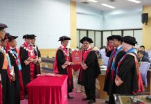 Ini Daftar 7 Guru Besar Terima SK dari Rektor Unhas FOTO: Universitas Hasanuddin menyelenggarakan Rapat Paripurna Senat Akademik terbatas dalam rangka upacara Penerimaan Jabatan Profesor empat guru besar baru pada Fakultas Hukum (FH) dan Fakultas Ilmu Kelautan dan Perikanan (FIKP). Selasa (15/04).