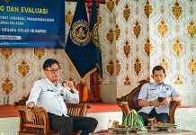 Kanwil Ditjenpas Sulsel Lakukan Monitoring dan Evaluasi di Rutan Kelas IIB Barru FOTO: Kiri Amsar Amir Kepala Rutan Barru bersama Kepala Bagian Tata Usaha dan Umum, Muhammad Ali,Kantor Wilayah Direktorat Jenderal Pemasyarakatan Sulawesi Selatan.