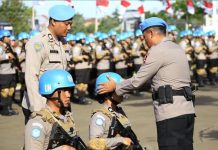 Irjen Pol Krishna Murti Buka Pelatihan Satgas Garbha Formed Police yang Akan Bertugas di Afrika Tengah FOTO: Kadivhubinter Polri Irjen Pol. Dr. Krishna Murti, S.I.K., M.Si., membuka secara resmi latihan Pra Penugasan Latpragas Satgas FPU 7 MINUSCA di Pusat Misi Internasional Polri, Serpong, Tangerang Selatan, Senin (14/4). (Properti Mabes Polri)
