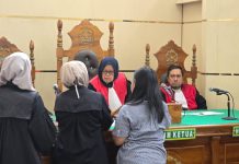 Perkara Dosen Bunuh Suami, Keterangan Saksi Berbelit-belit FOTO: Pengadilan Negeri Medan saat menggelar sidang perkara pembunuhan istri terhadap suami.