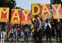 Bunuh 15 Pekerja Tambang Tradisional di Papua, BMI Minta Organisasi Buruh Tidak Beri Ruang Aktivis OPM Terlibat di May Day FOTO: Massa menggelar aksi unjuk rasa memperingati Hari Buruh Internasional atau May Day 2018 di Jakarta, Selasa (1/5). ANTARA FOTO/Akbar Nugroho Gumay/ama/Pri.