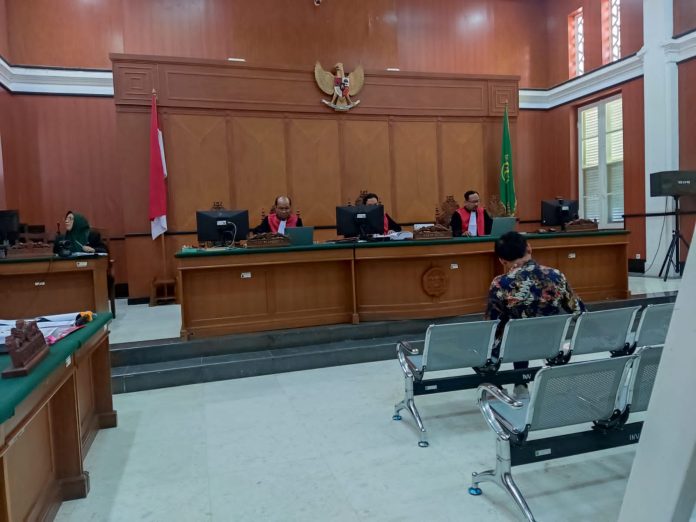 IMG-20250424-WA0074 FOTO: Sidang perkara proyek Pembangunan Perpipaan Air Limbah Kota Makassar Zona Barat Laut (Paket C) Tahun 2020-2021di Pengadilan Tindak Pidana Korupsi pada Pengadilan Negeri Makassar pada Rabu (23/4)