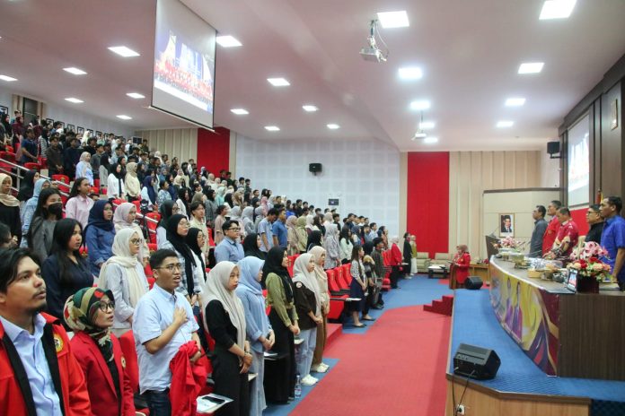 IMG-20250424-WA0207 FOTO: Civitas Fakultas Hukum Universitas Hasanuddin saat menyelenggarakan kuliah umum oleh Jaksa Agung Republik Indonesia, Prof. Dr. ST Burhanuddin, S.H., M.M. Kegiatan yang berlangsung secara hybrid berlangsung di Baruga Baharuddin Lopa, FH Unhas, dan terhubung secara virtual melalui zoom meeting, pada Kamis (24/4), mulai pukul 14.00 WITA.