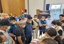 TNI AL dan BNN Timbang Ulang Barang Bukti Penyelundupan Narkoba 2,01 Ton, Senilai Rp 7.5 Triliun FOTO: TNI AL dan BNN melakukan timbang ulang penyelundupan narkoba. (Properti Penerangan TNI AL)