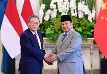 Prabowo dan Li Qiang Bertemu Hasilkan 4 MoU FOTO: Presiden Prabowo Subianto dan Perdana Menteri Cina Li Qiang di Istana Merdeka, Jakarta, Ahad, 25 Mei 2025. (Properti via Facebook Airlangga Hartarto)