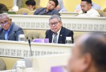 Dihadapan Kemendagri dan Gubernur, Ketua Komisi II Apresiasi Kerja Taufan Pawe FOTO: Taufan Pawe Anggota DPR RI Komisi II