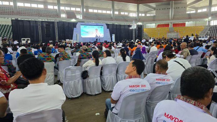 IMG-20250502-WA0029 FOTO: Peringatan Hari Buruh Internasional (May Day) Sumut 2025 yang dipusatkan di Gedung Serbaguna Jalan Williem Iskandar Desa Medan Estate, Kecamatan Percut Seituan berlangsung meriah yang dihadiri jajaran Forkopimda dan ribuan buruh yang berasal dari 75 serikat buruh (SB)/ serikat pekerja (SP).