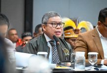 Kunker ke Papua Barat Daya, Taufan Pawe Desak Pemerintah Pusat Percepatan Pembangunan DOB FOTO: Taufan Pawe anggota Komisi II DPR RI saat kunjungan kerjanya di Provinsi Papua Barat Daya, Jumat 2 Mei 2025.