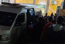 Jenazah Mahasiswa Fakultas Kedokteran Gigi Unhas sudah Divisum, BPW KKLR: Hasilnya ada di Dokter RS Bhayangkara FOTO: Jenazah drg. Ismawan Hajwan saat hendak dikirim ke Bonelemo, Kecamatan Bajo Bara, Kabupaten Luwu, dari RS Bhayangkara Makassar. (Sumber BPW KKLR Sulsel)