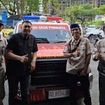 Hadirkan Mobil Damkar Multi Fungsi, DPD Desa Bersatu Sulsel Apresiasi Program Kepala Desa Punagaya Jeneponto FOTO: Kedua dari kiri, Arrumi Achmad, Ketua Desa Bersatu Sulsel