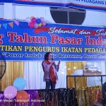 HUT ke 10 Pasar Induk Laucih Medan, Nismahwati Boru Singarimbun Resmi Dilantik Sebagai Ketua Pedagang Pasar FOTO: Pengurus Ikatan Pedagang Pasar Induk Laucih Medan (IPPIM) dan sekaligus merayakan Hari Ulang Tahun Pasar Induk Laucih yang ke-10, Sabtu (10/5/2025) malam.