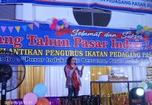HUT ke 10 Pasar Induk Laucih Medan, Nismahwati Boru Singarimbun Resmi Dilantik Sebagai Ketua Pedagang Pasar FOTO: Pengurus Ikatan Pedagang Pasar Induk Laucih Medan (IPPIM) dan sekaligus merayakan Hari Ulang Tahun Pasar Induk Laucih yang ke-10, Sabtu (10/5/2025) malam.