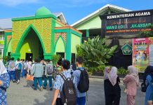 Dugaan Kongkalikong di MAN 2 Makassar, Hasil CAT Urutan 35 dari 1236 PPDB, Digugurkan Saat Sesi Wawancara FOTO: Siswa SMP saat mengikuti PPDB di MAN 2 Makassar.