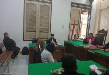 Pledoi Doris dan Riris: Kuasa Hukum Ajukan Pembebasan, Ungkap Kejanggalan dalam Kasus Penganiayaan FOTO: Sidang lanjutan kasus dugaan penganiayaan yang melibatkan Doris Fenita br Marpaung dan Riris Partahi br Marpaung kembali digelar di Pengadilan Negeri Medan, Rabu (24/5) kemarin