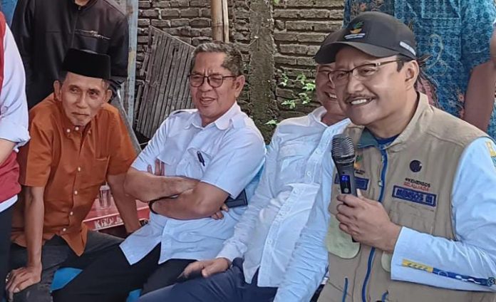 FOTO: Paling kiri sesepuh GP Ansor Sulsel Makmur Idrus Asegaf dan Menteri Sosial Saifullah Yusuf atau Gus Ipul saat berkunjung ke Sulawesi Selatan (Sulsel) beberapa waktu lalu. (Istimewa)