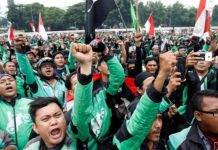 20 Mei 2025 Pengemudi Ojol Kompak Matikan Aplikasi, Gelar Aksi 205 FOTO: Pengemudi Ojol saat menggelar aksi di Jakarta. (Properti Akurat.co)