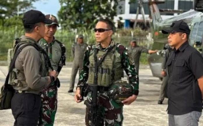 FOTO: Mayjen Lucky Avianto (Tengah) Panglima Koops Habema. (Tengah)