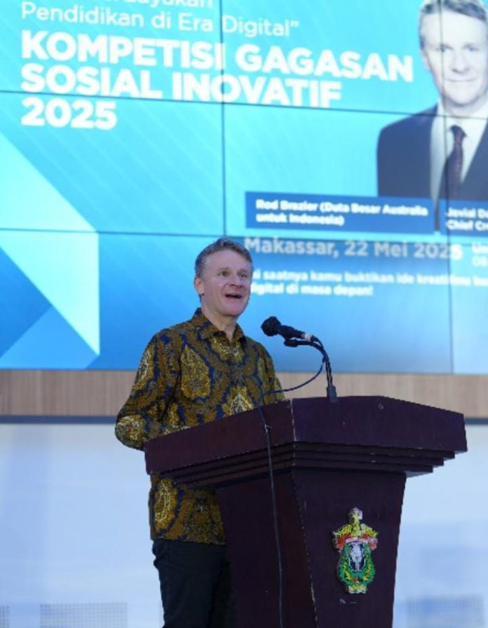 IMG-20250522-WA0270 FOTO: Duta Besar Australia untuk Indonesia, HE. Rod Brazier di Kampus Universitas Hasanuddin dalam rangka menghadiri Kompetisi Gagasan Sosial Inovatif 2025 yang digelar di Aula Prof. Dr. Amiruddin, Fakultas Kedokteran Unhas, Kamis (22/5).