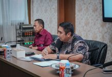 KKN Kebangsaan XIII: Unhas dan Pemkab Maros siap Memperkuat Kerja Sama FOTO: Bupati H.A.S. Chaidir Syam, S.IP., M.H., membahas pelaksanaan Kuliah Kerja Nyata (KKN) Kebangsaan XIII, Kamis petang 22 Mei 2025 di Kantor Bupati Kabupaten Maros.